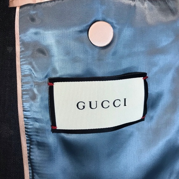 Gucci blazer. Bumble bee pattern. Runs small. Like a 42R - Picture 5 of 9